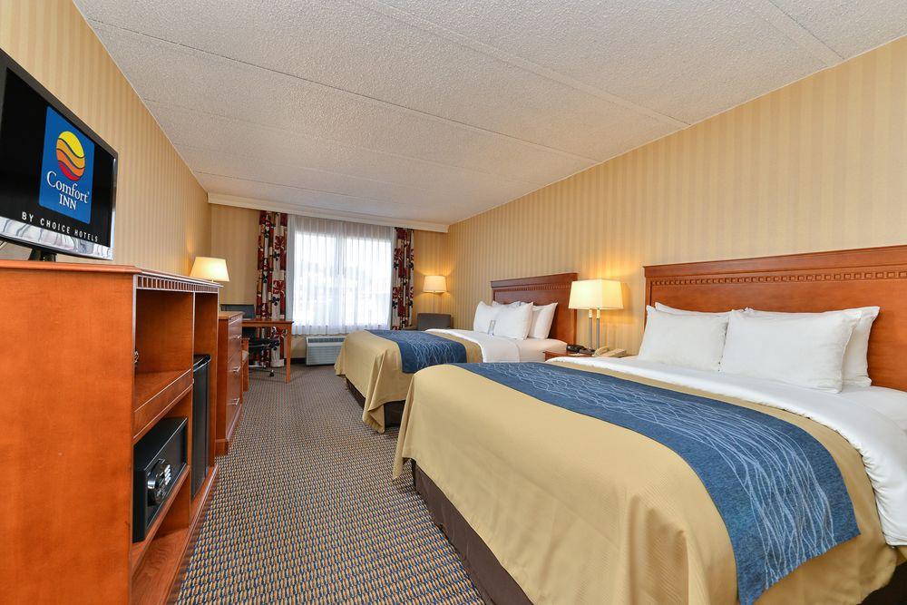 Comfort Inn Falls Church - Tysons Corner Bagian luar foto