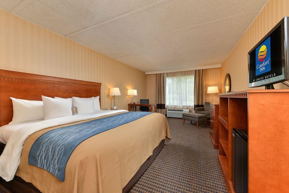 Comfort Inn Falls Church - Tysons Corner Bagian luar foto