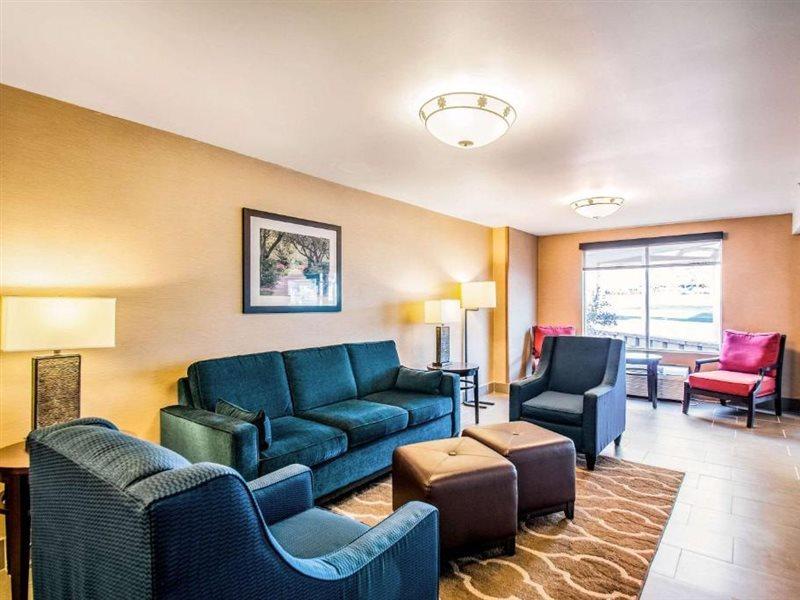 Comfort Inn Falls Church - Tysons Corner Bagian luar foto