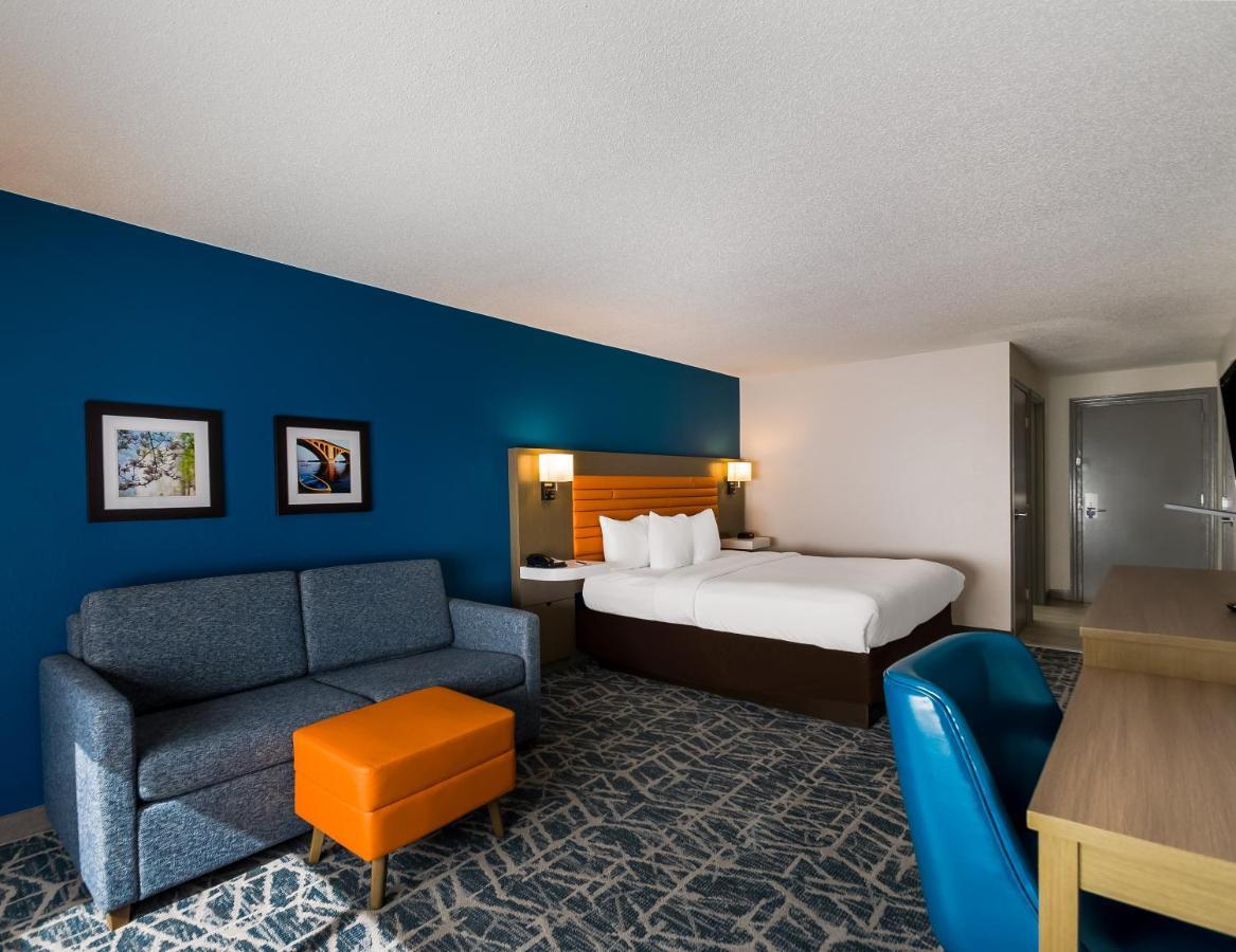 Comfort Inn Falls Church - Tysons Corner Bagian luar foto