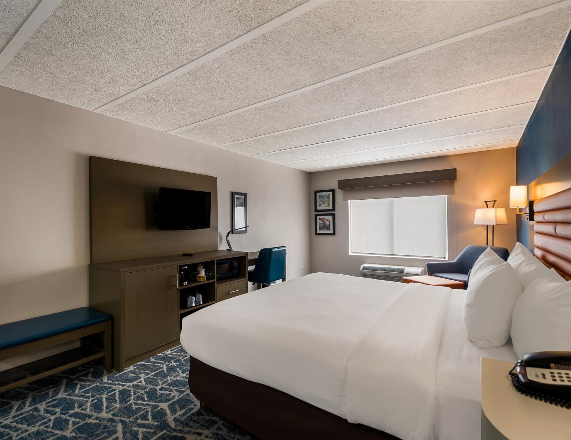 Comfort Inn Falls Church - Tysons Corner Bagian luar foto