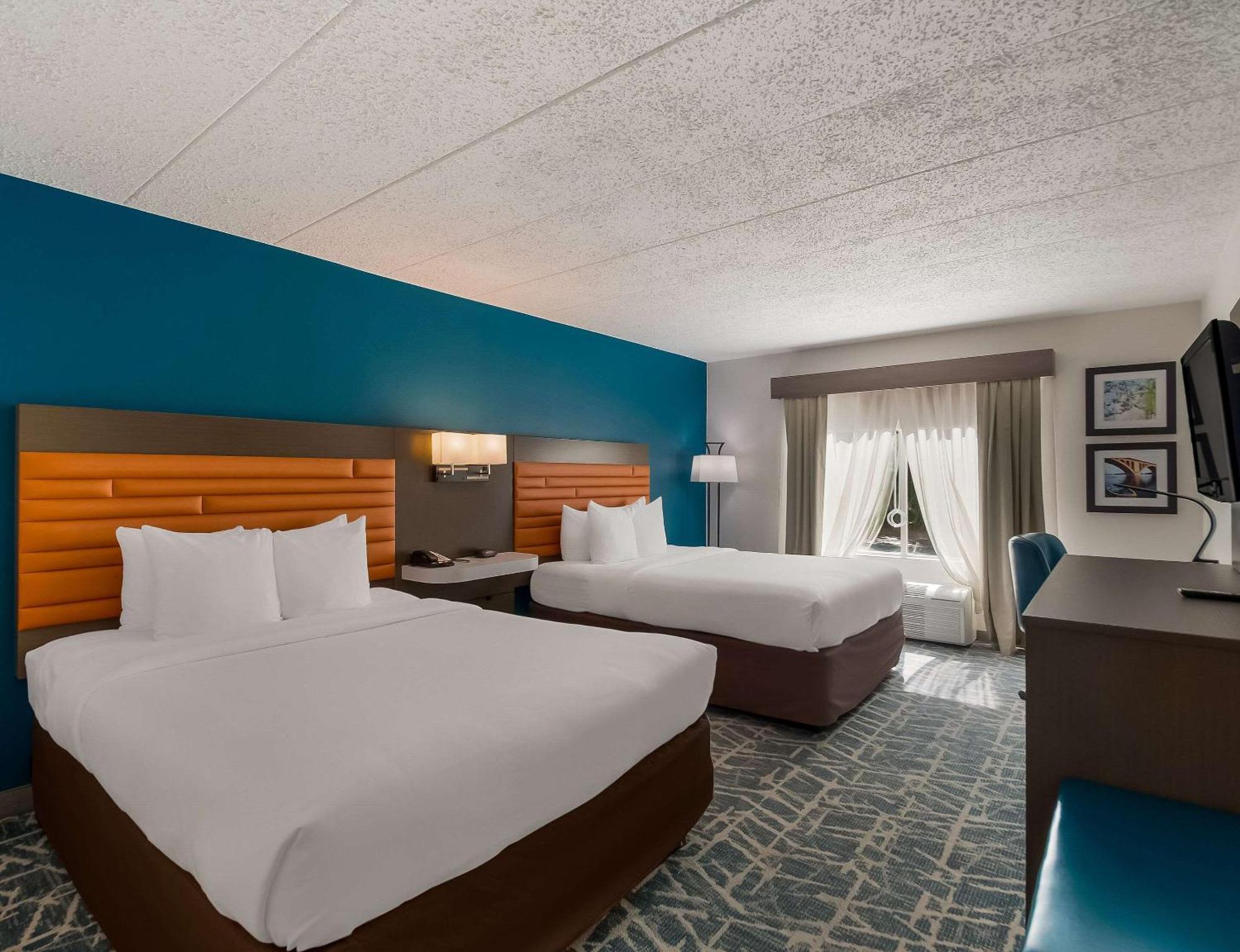 Comfort Inn Falls Church - Tysons Corner Bagian luar foto