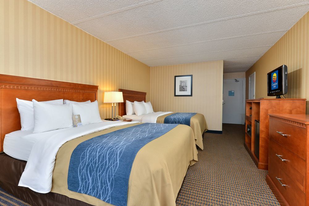 Comfort Inn Falls Church - Tysons Corner Bagian luar foto