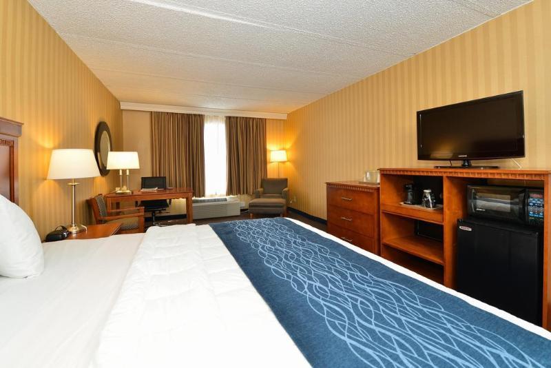 Comfort Inn Falls Church - Tysons Corner Bagian luar foto